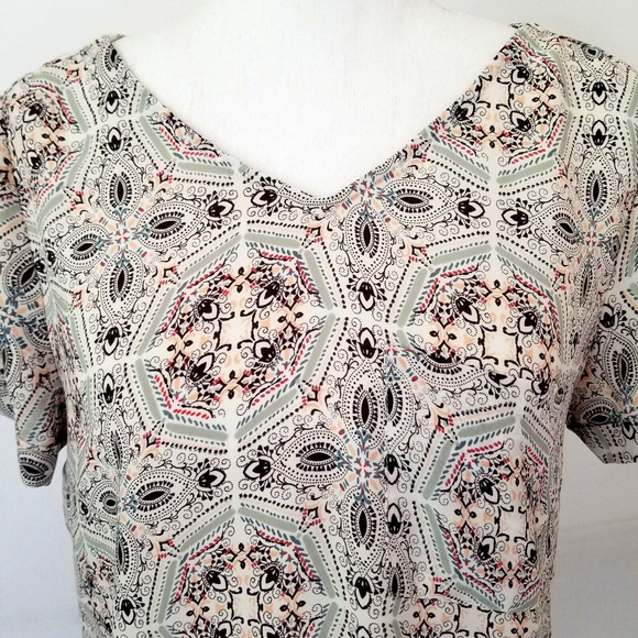 Maurices blouse with zipper back in medallion print - Size S - Picture 4 of 5